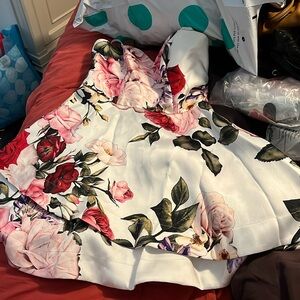 Floral tcup dress